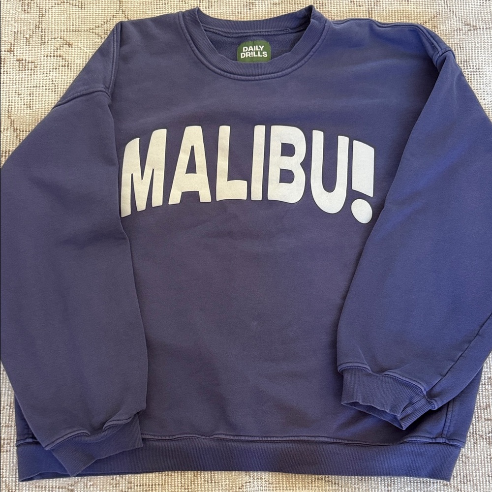 Daily Drills MALIBU Oversized Sweatshirt 
Navy
XS/S
Excellent condition